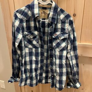 Hollister vintage Blue plaid button up shirt